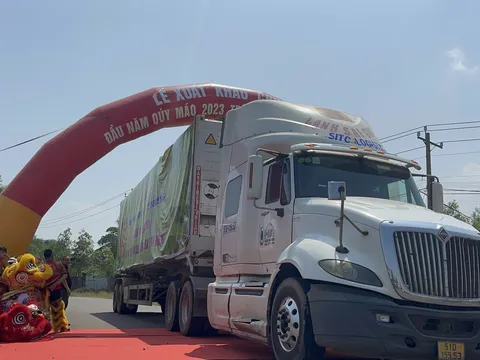 Đồng Nai:  Cắt băng chúc mừng chuyến hàng chuối tuơi xuất khẩu đầu năm Quý Mão 2023